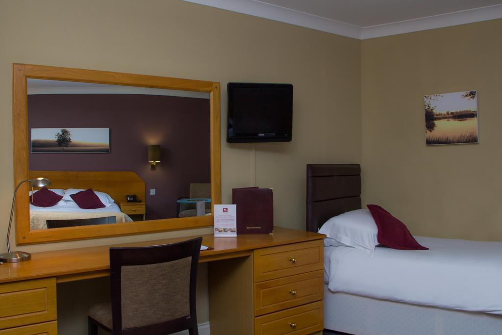 The Essex Golf & Country Club Hotel Coggeshall Eksteriør billede